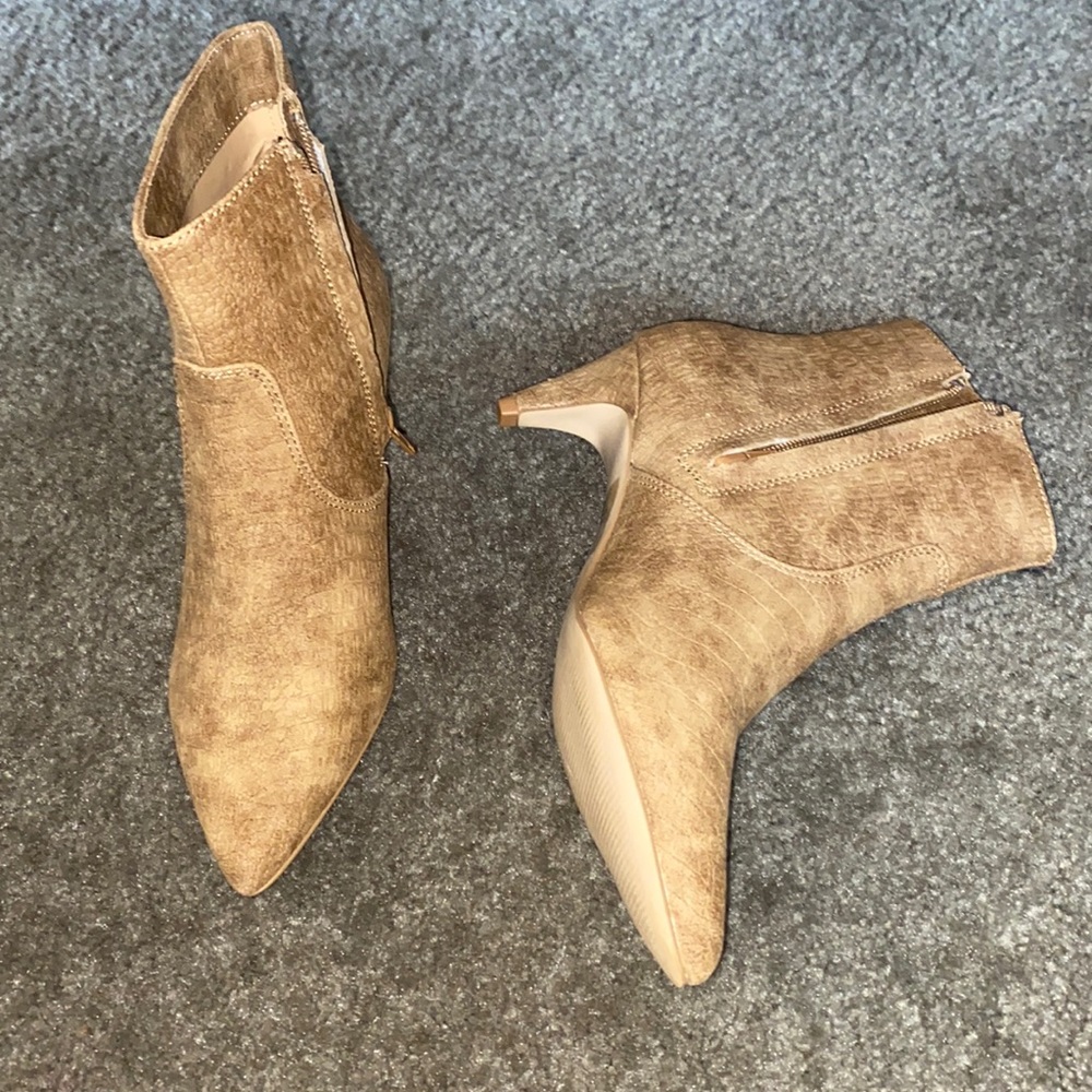Never worn express mini heel express ankle boots